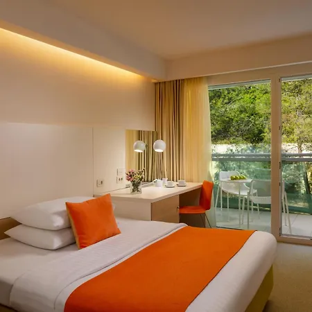 Family Vespera 말리로시니