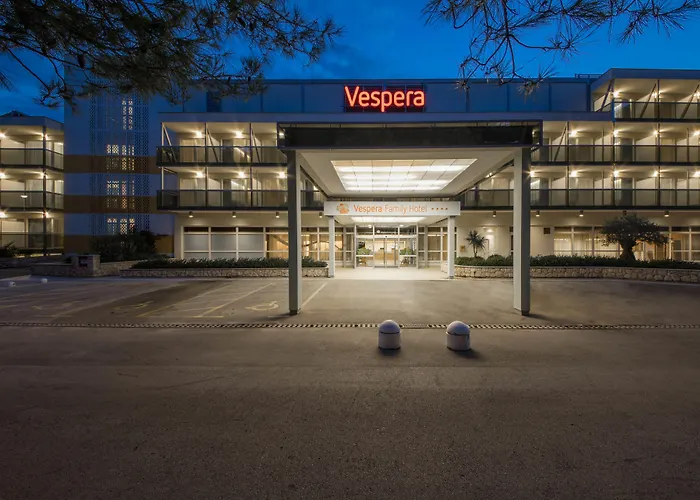 Family Vespera מלון